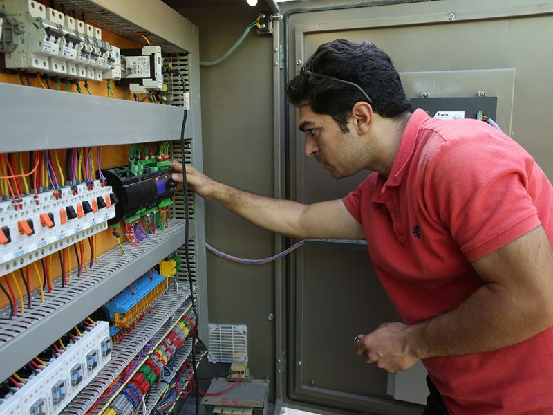 service-ako-006-qhmuv5fkg55qi9j3lhlygyeexg8mf3ui94sa5ttks0